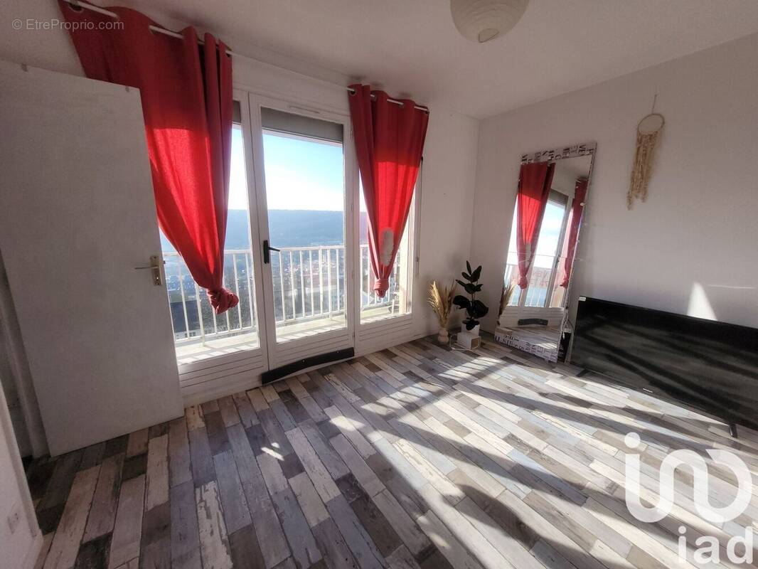 Photo 1 - Appartement à DEVILLE-LES-ROUEN