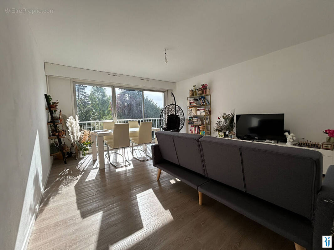 Appartement à MONT-SAINT-AIGNAN