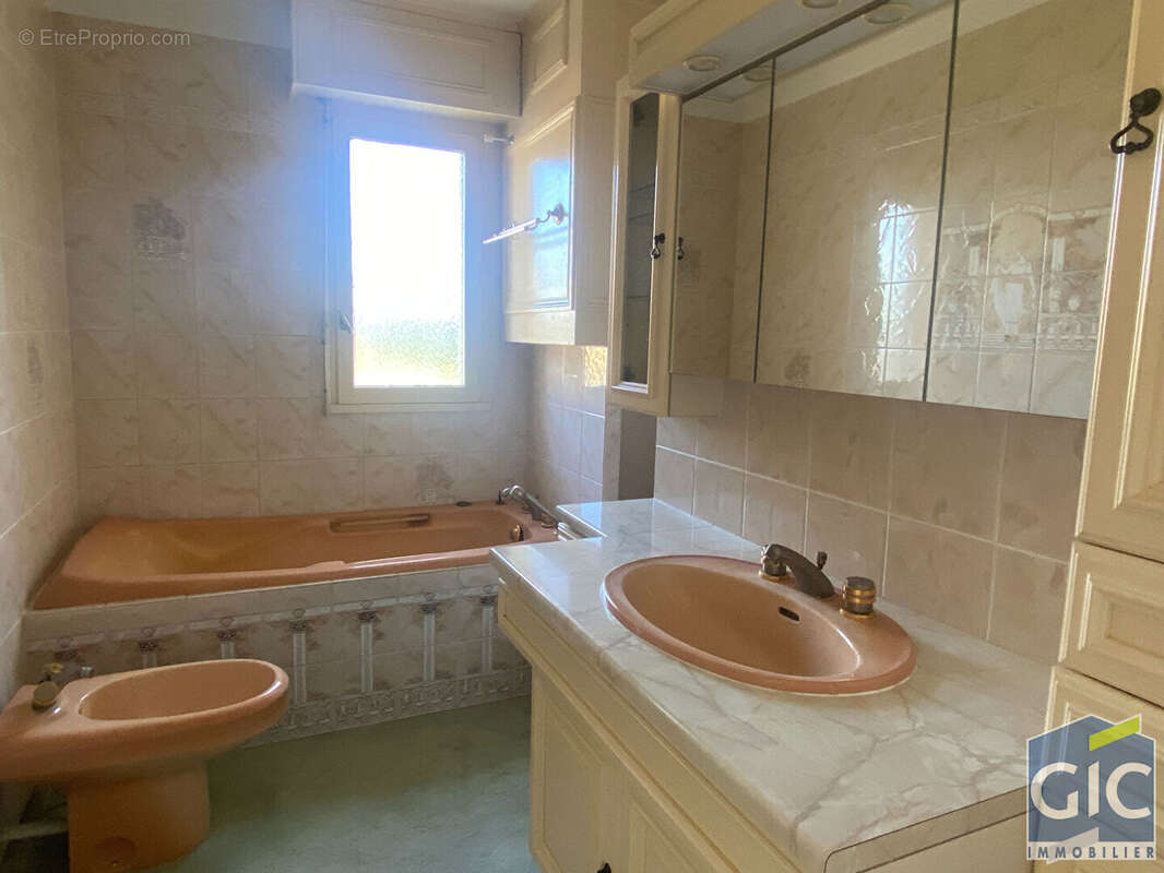 Appartement à VARAVILLE