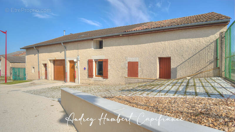 Maison à VIGNEULLES-LES-HATTONCHATEL