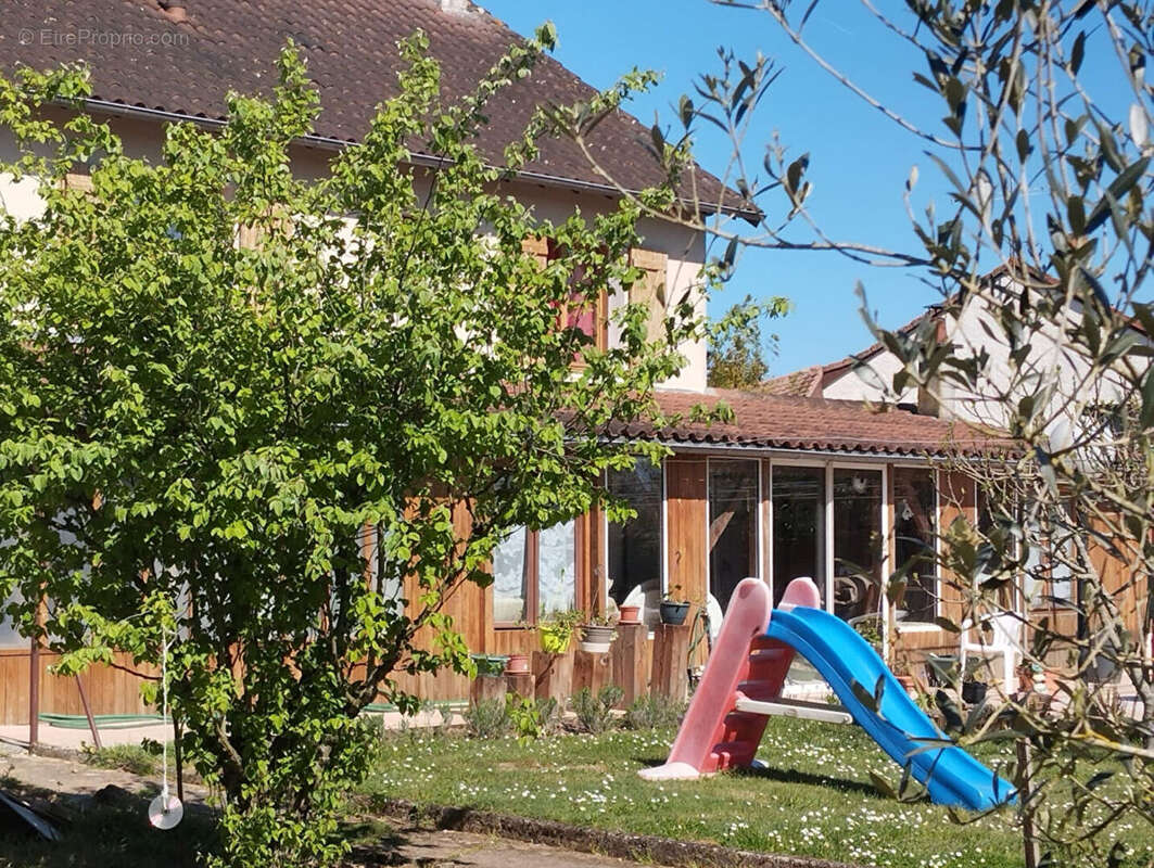 Maison à DANGE-SAINT-ROMAIN