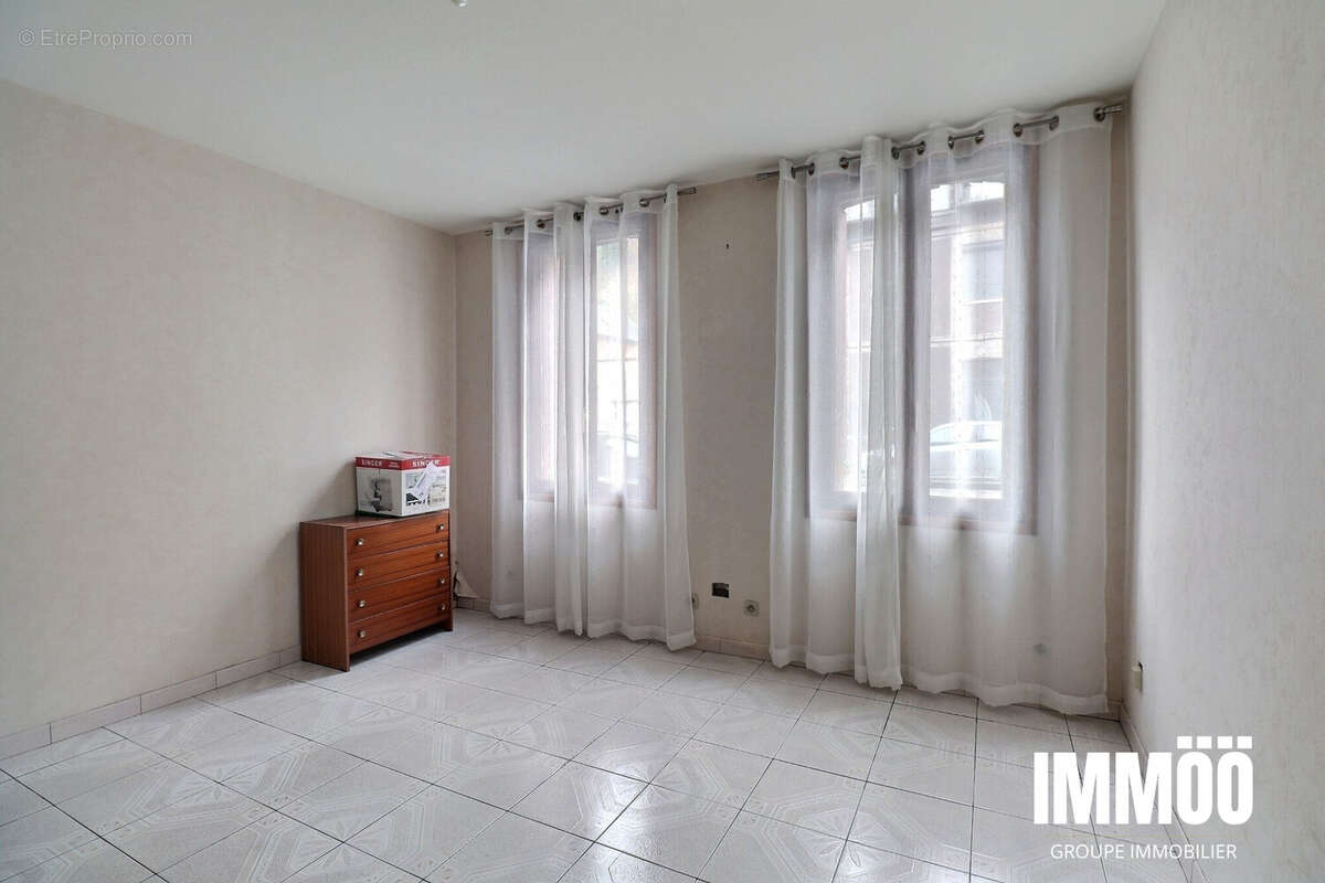 Maison à MALAUNAY