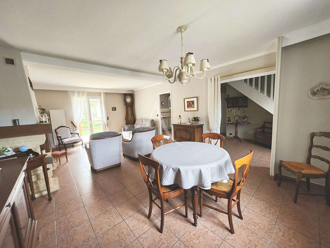 Maison à SAINT-CHERON