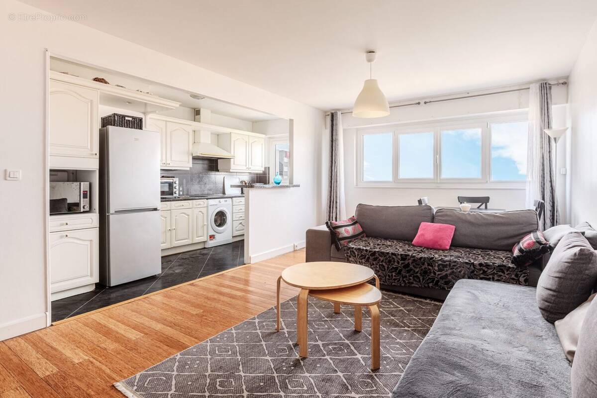 Appartement à COURBEVOIE