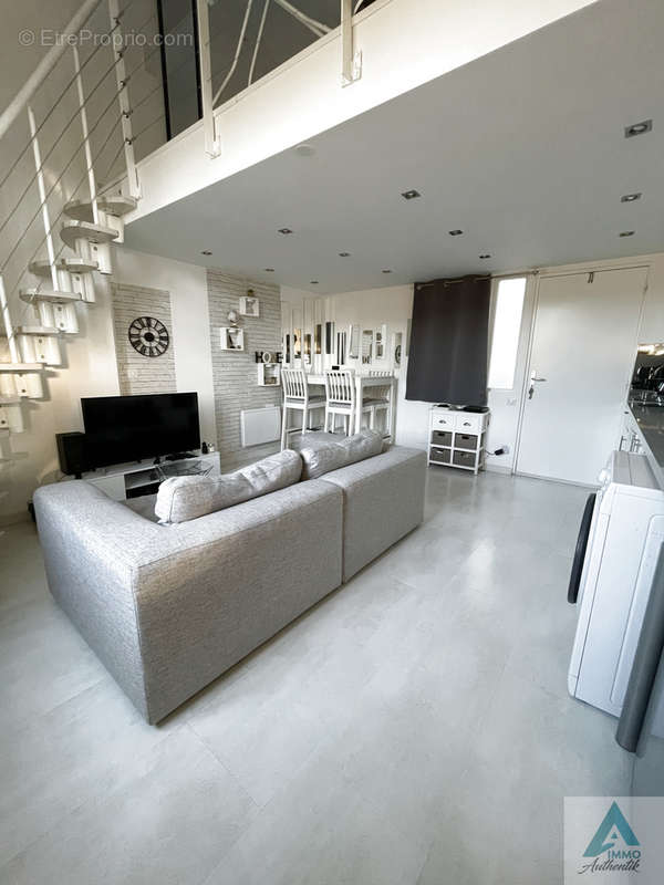 Appartement à SAINT-ZACHARIE