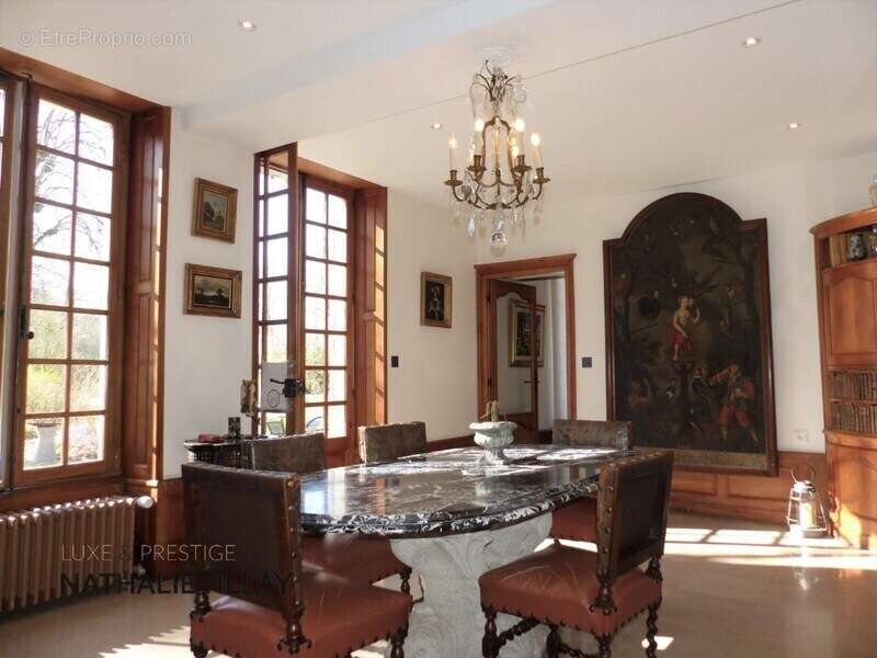 Maison à SAINT-PRYVE-SAINT-MESMIN