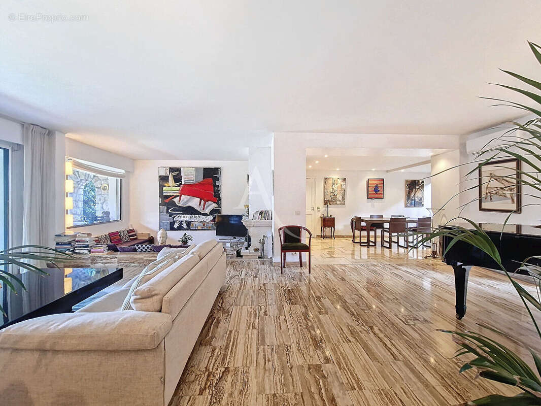 Maison à MOUGINS