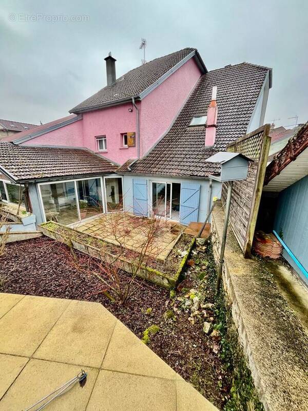 Maison à PORT-SUR-SAONE