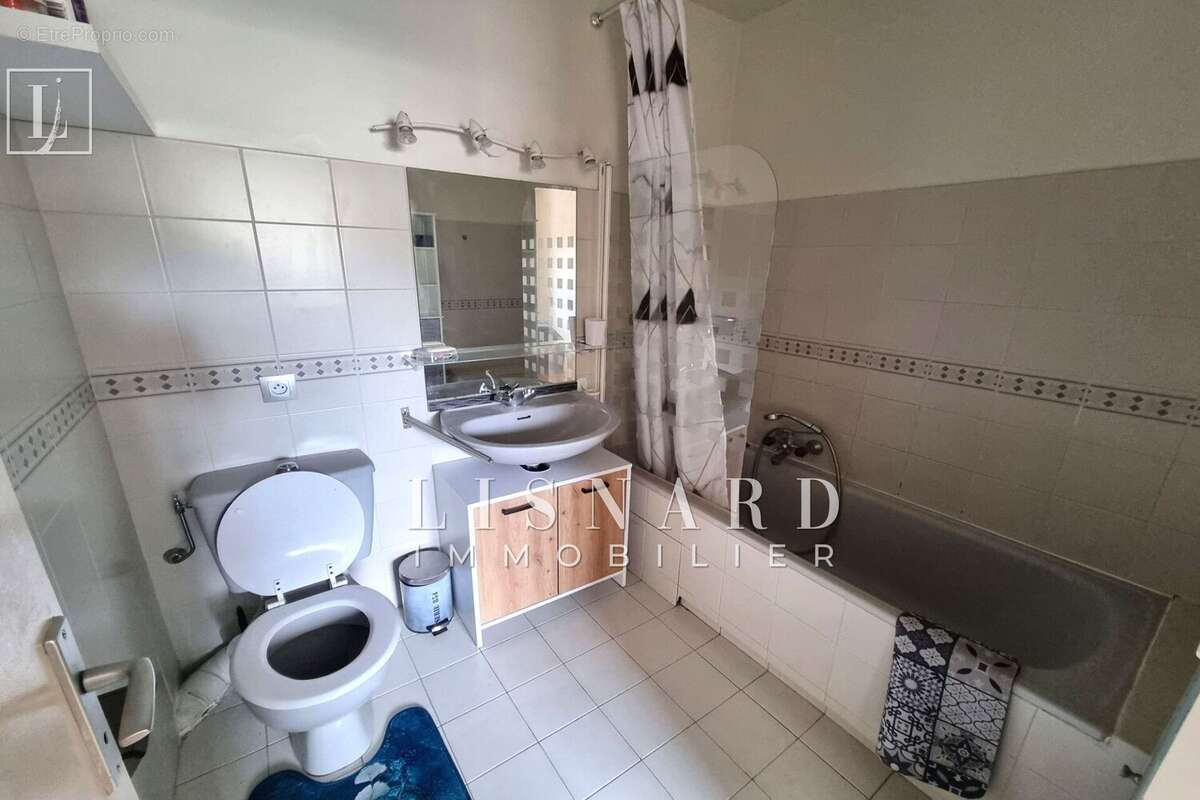 Appartement à VALLAURIS