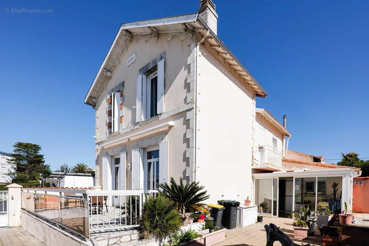 Maison à VAUX-SUR-MER