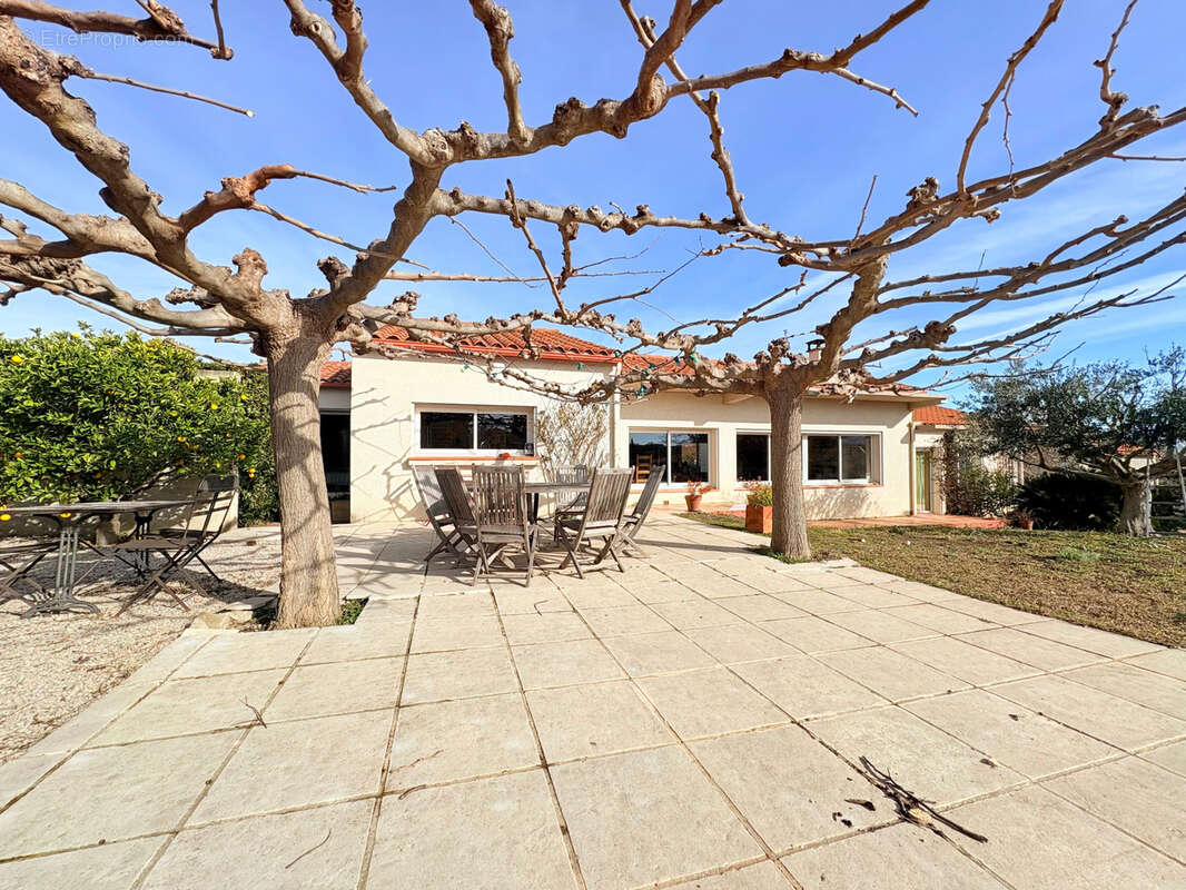Maison à FOURQUES