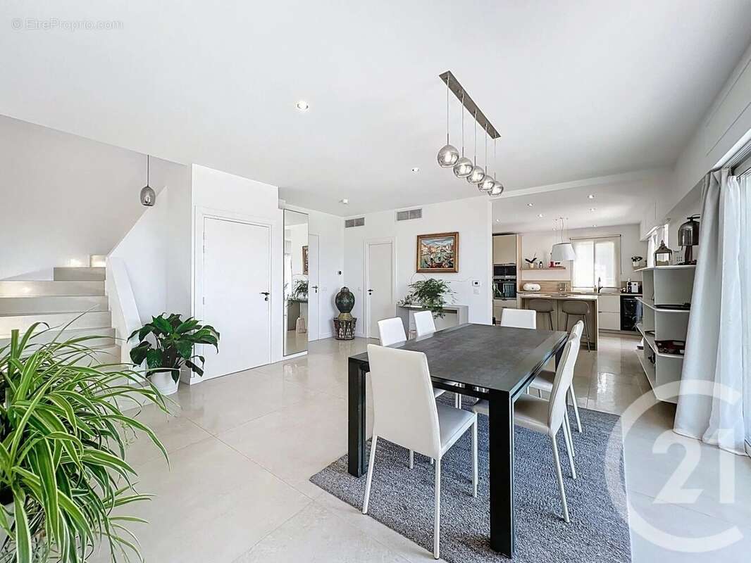 Maison à MOUGINS