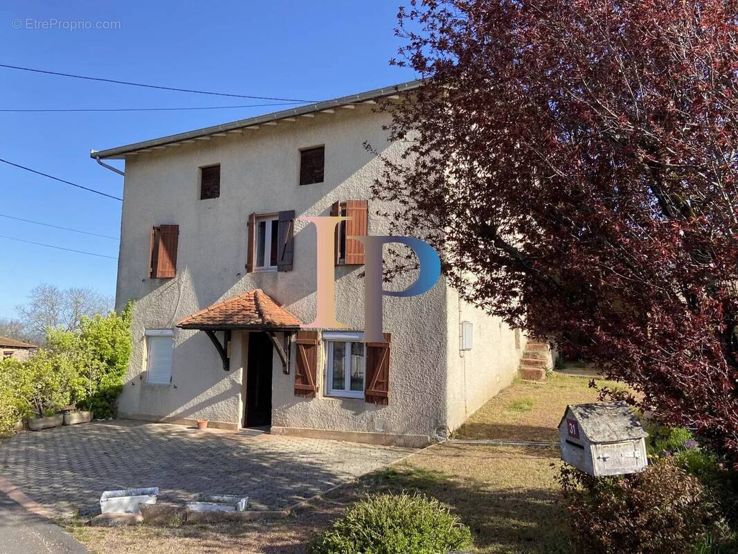 Maison à CHARLIEU