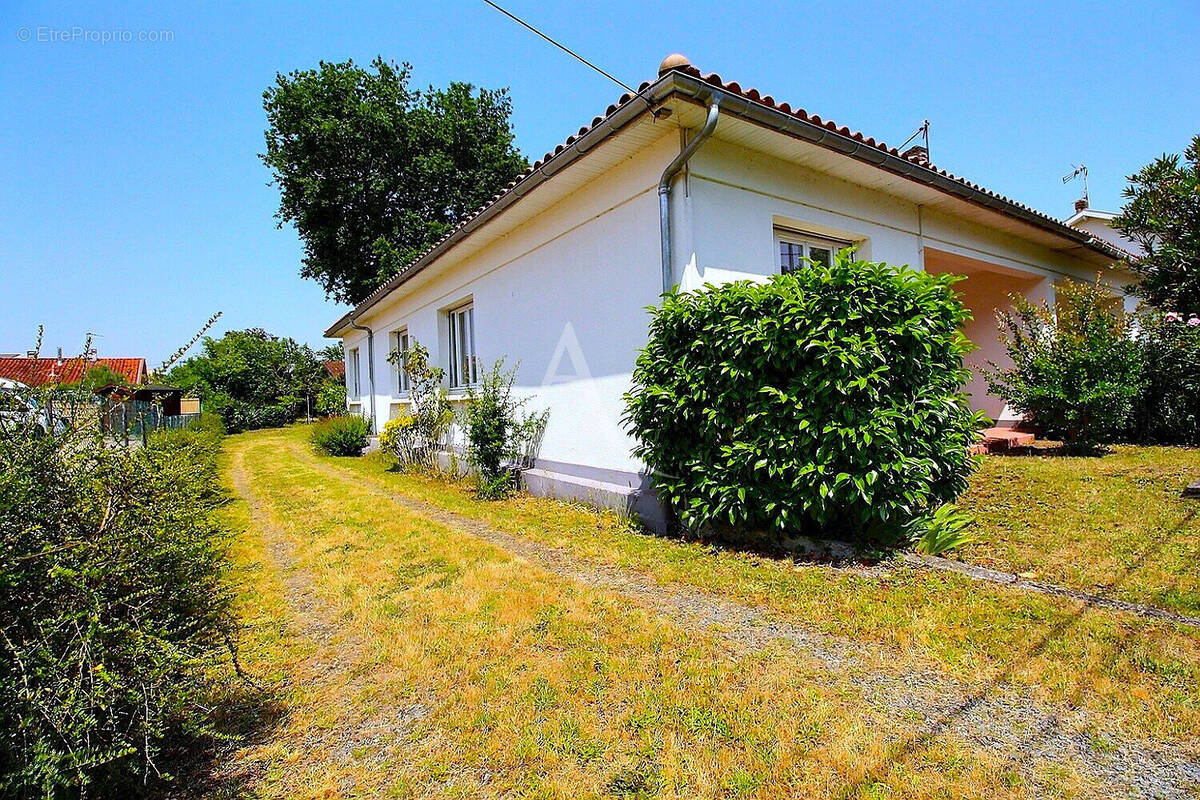 Maison à VILLENAVE-D&#039;ORNON