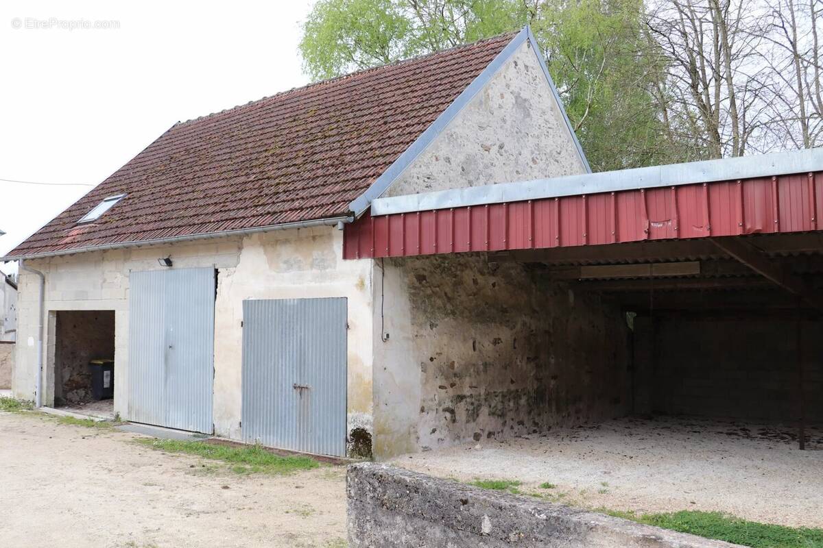 Commerce à LA FERTE-SOUS-JOUARRE