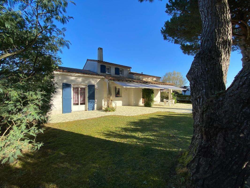 Maison à LES MATHES