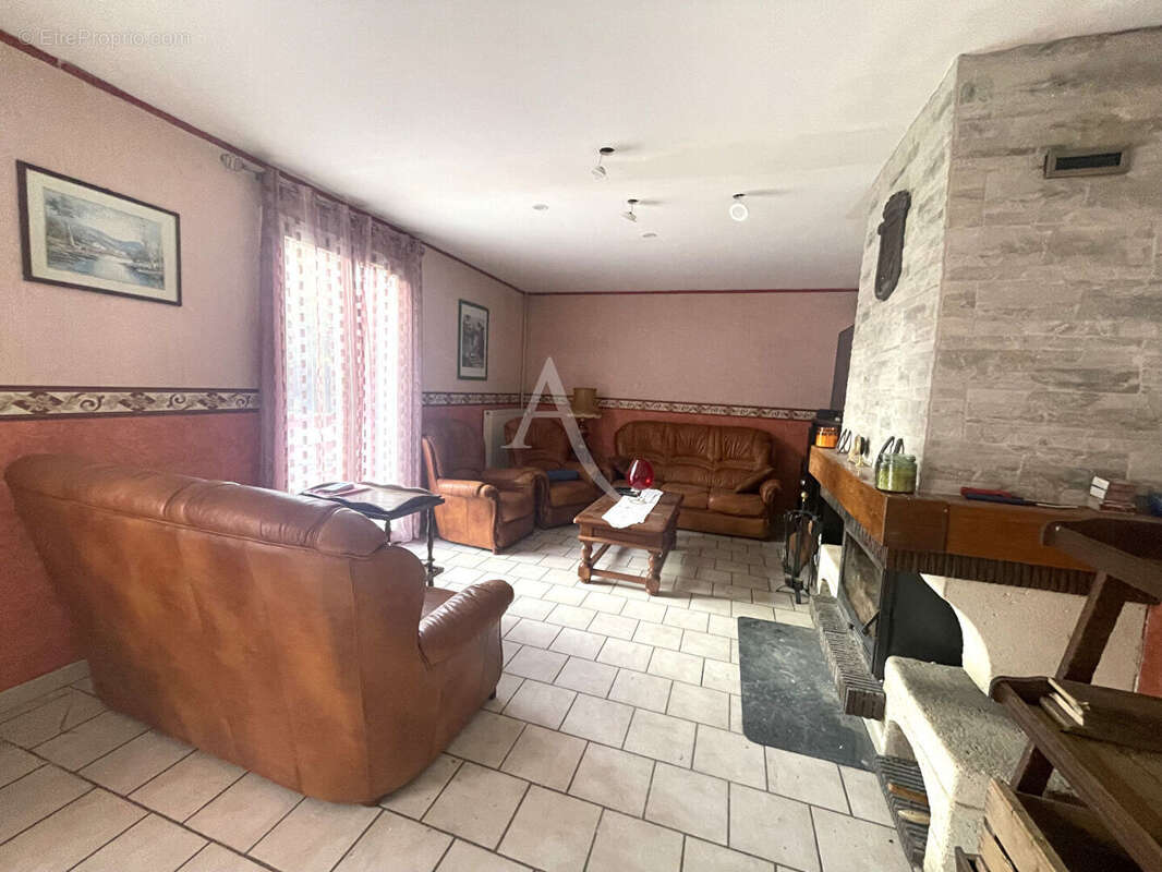 Maison à LA FEUILLIE
