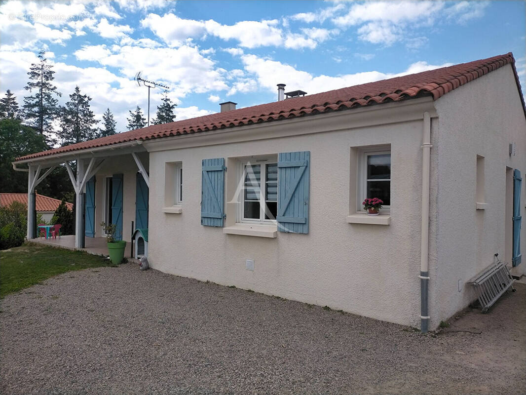 Maison à LE POIRE-SUR-VIE