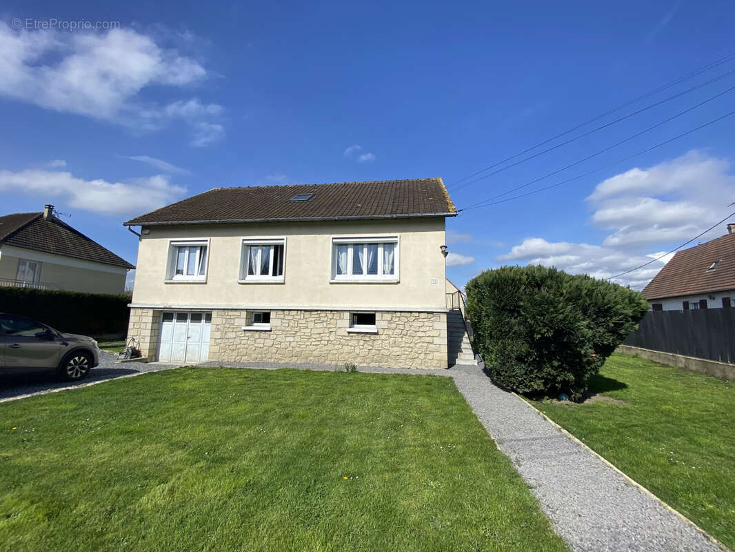 Maison à VERNEUIL-EN-HALATTE