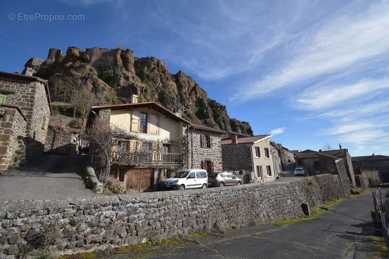 Maison à POLIGNAC