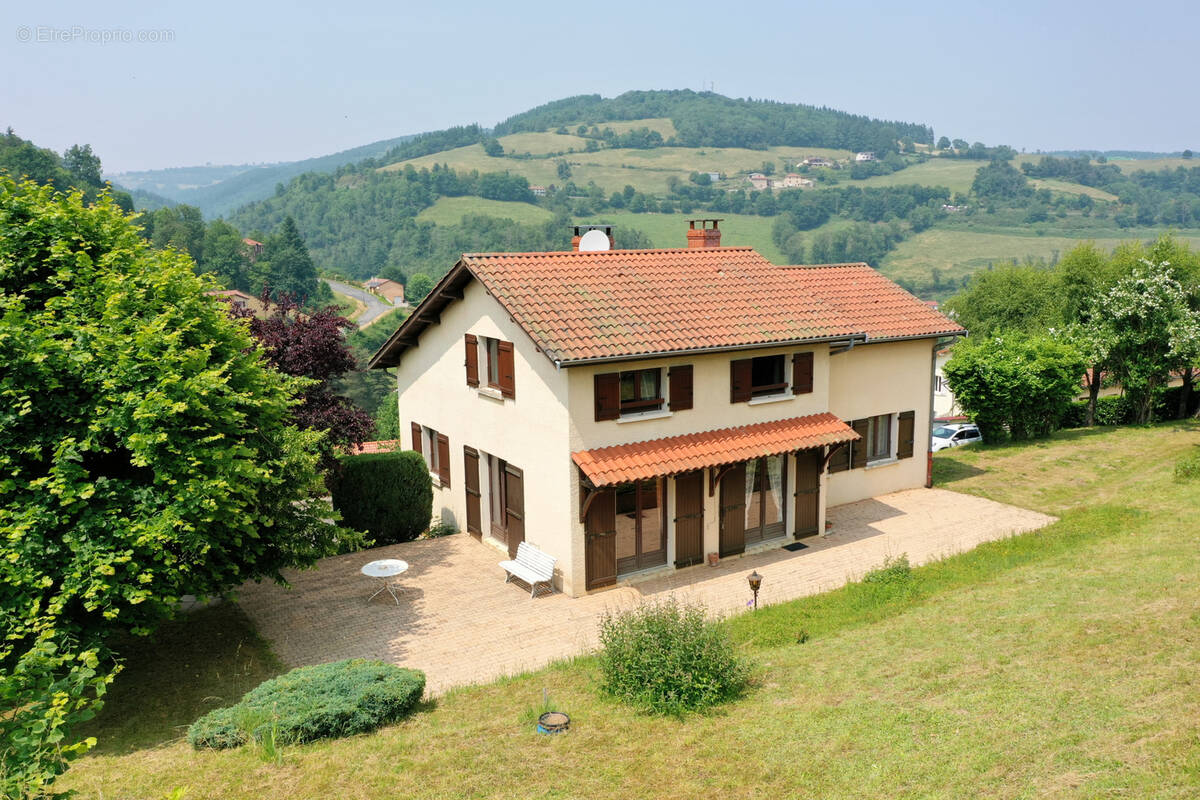 Maison à JOUX
