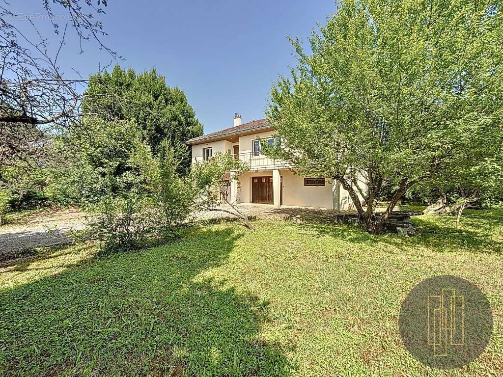Maison à ARNAS