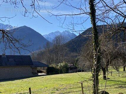 Terrain à SUC-ET-SENTENAC