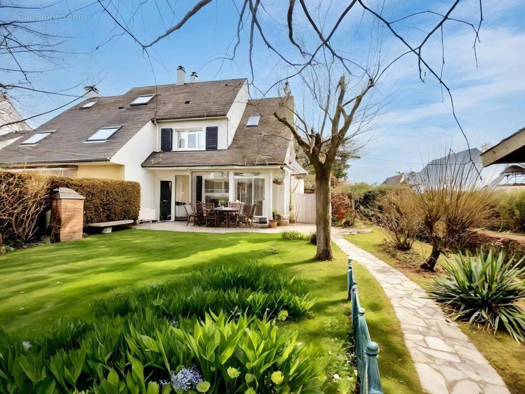 Maison à ABLIS