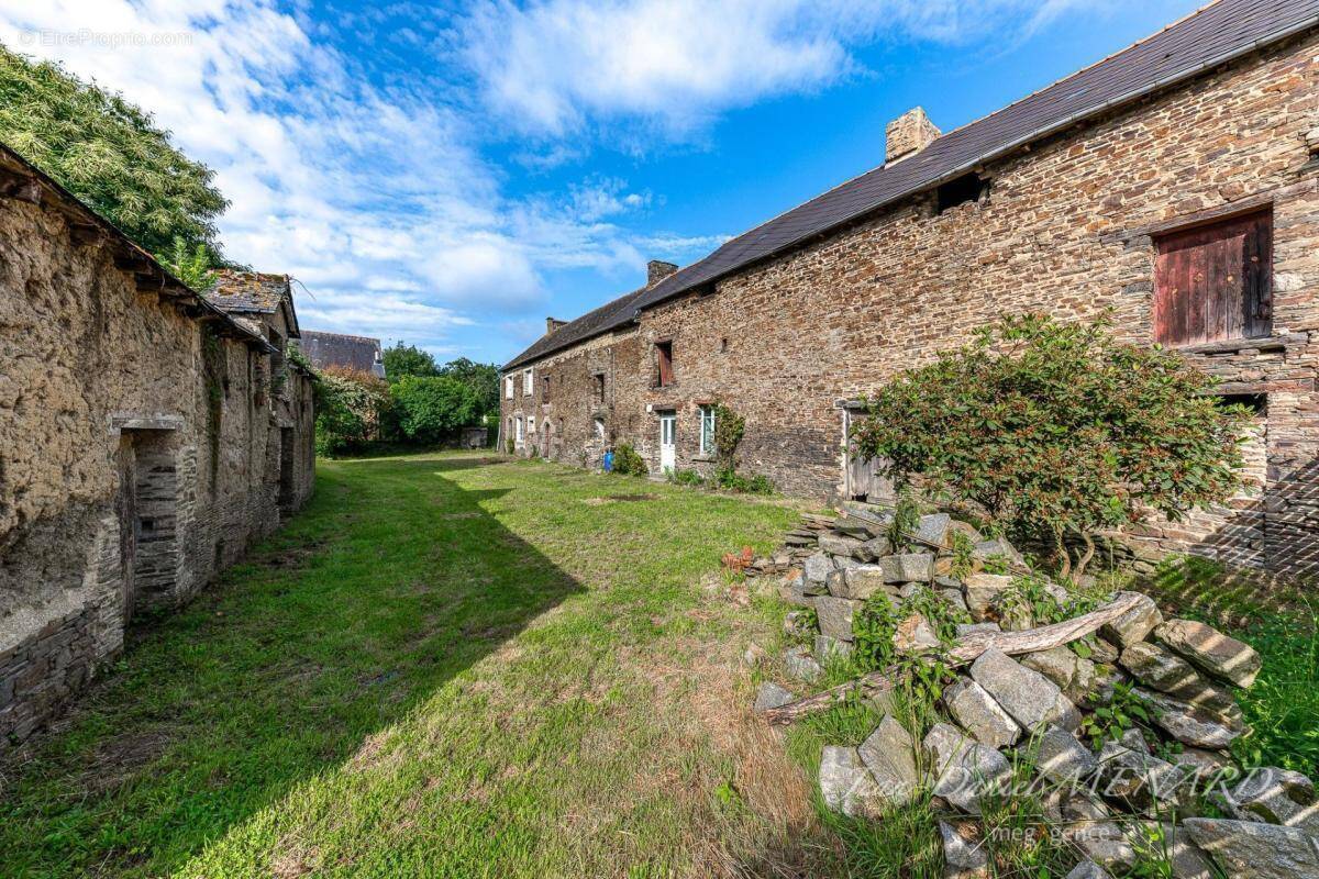 Maison à PLEUGUENEUC
