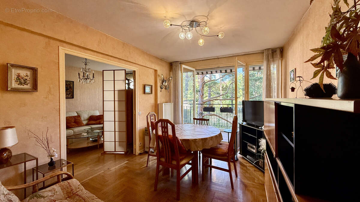 Appartement à SAINTE-FOY-LES-LYON
