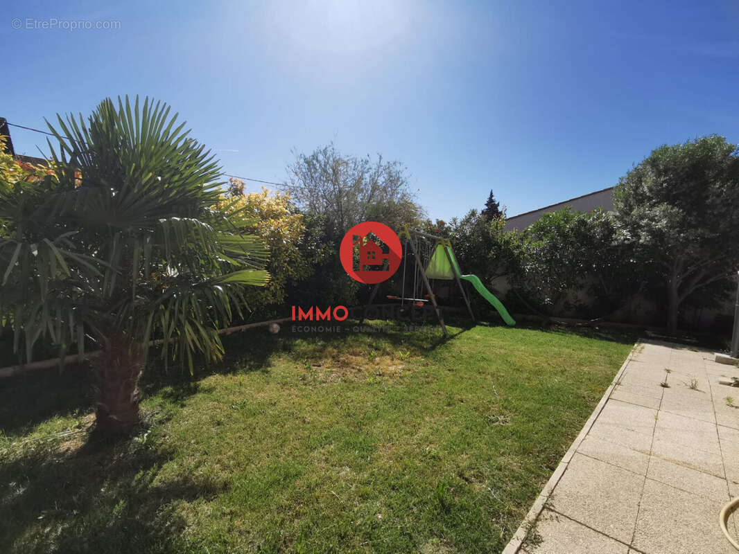 Maison à LAUDUN-L&#039;ARDOISE