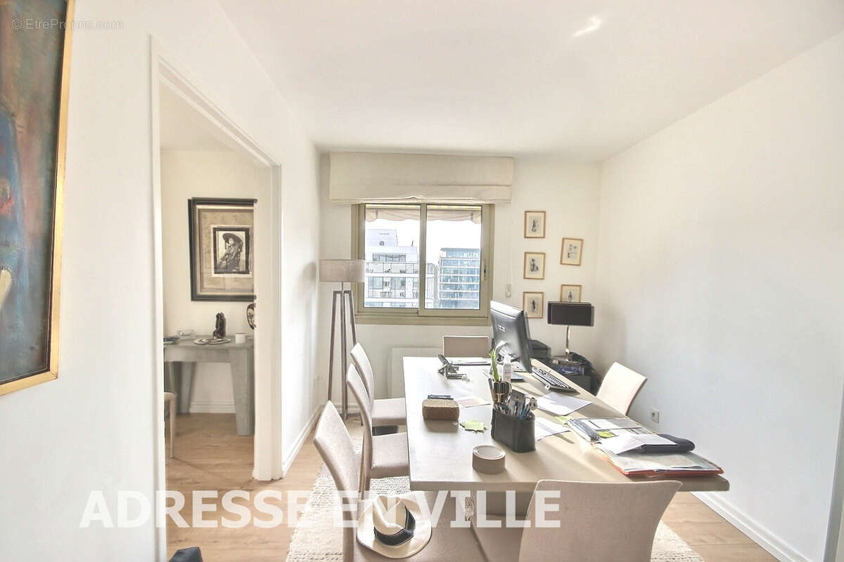 Appartement à LEVALLOIS-PERRET