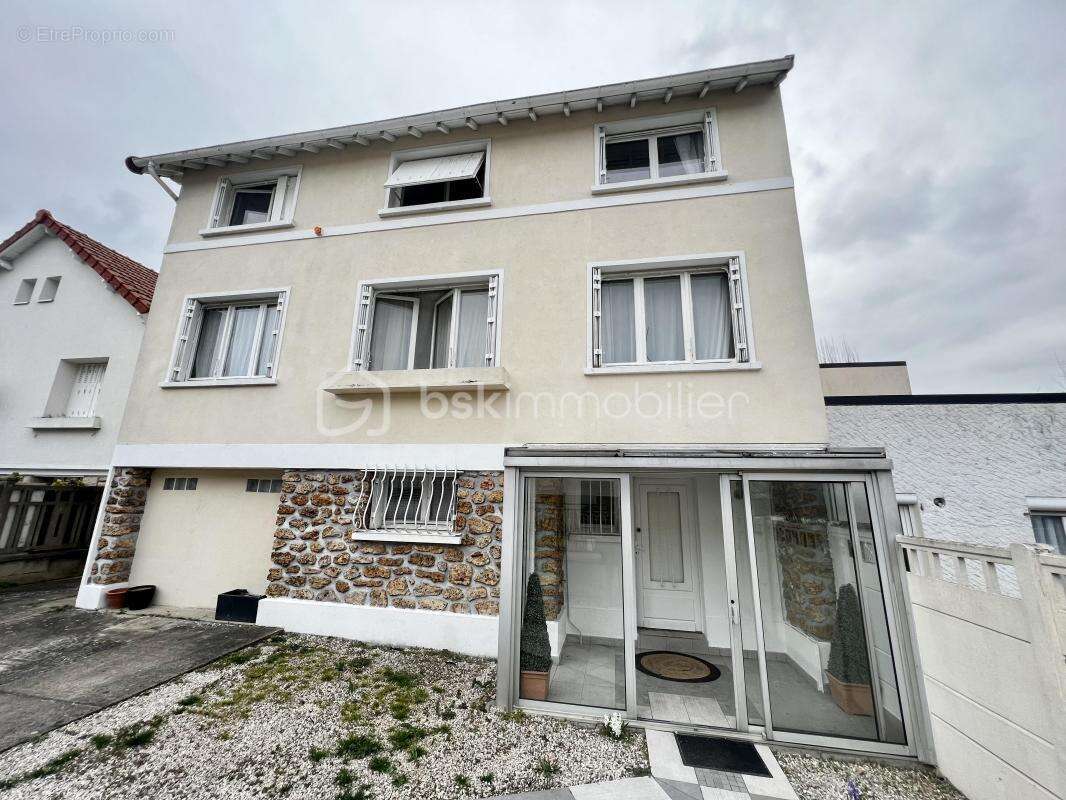 Maison à BONNEUIL-SUR-MARNE