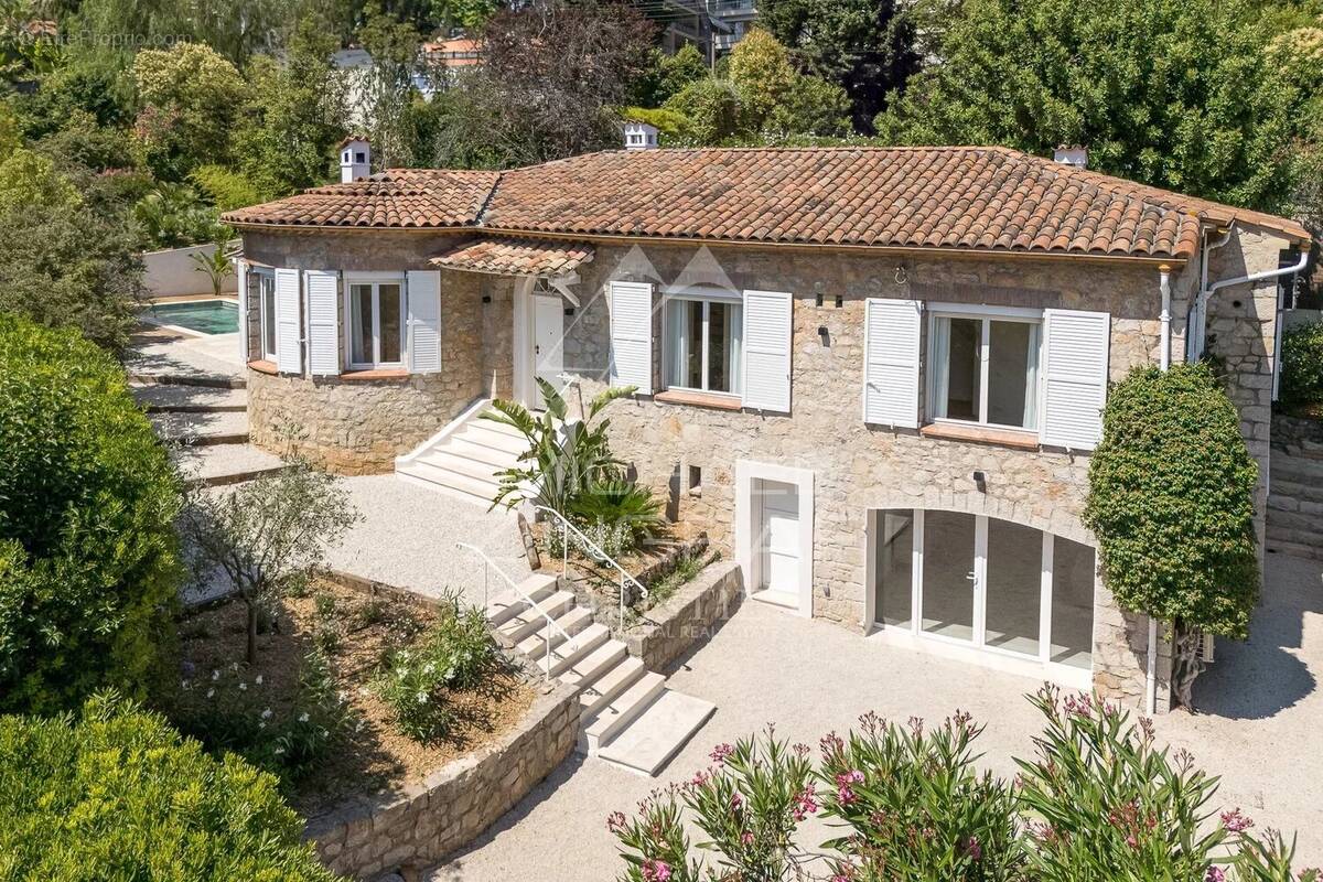 Maison à LE CANNET