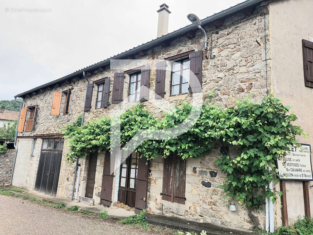 Maison à BURZET