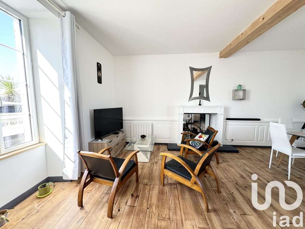 Photo 4 - Maison à VERINES