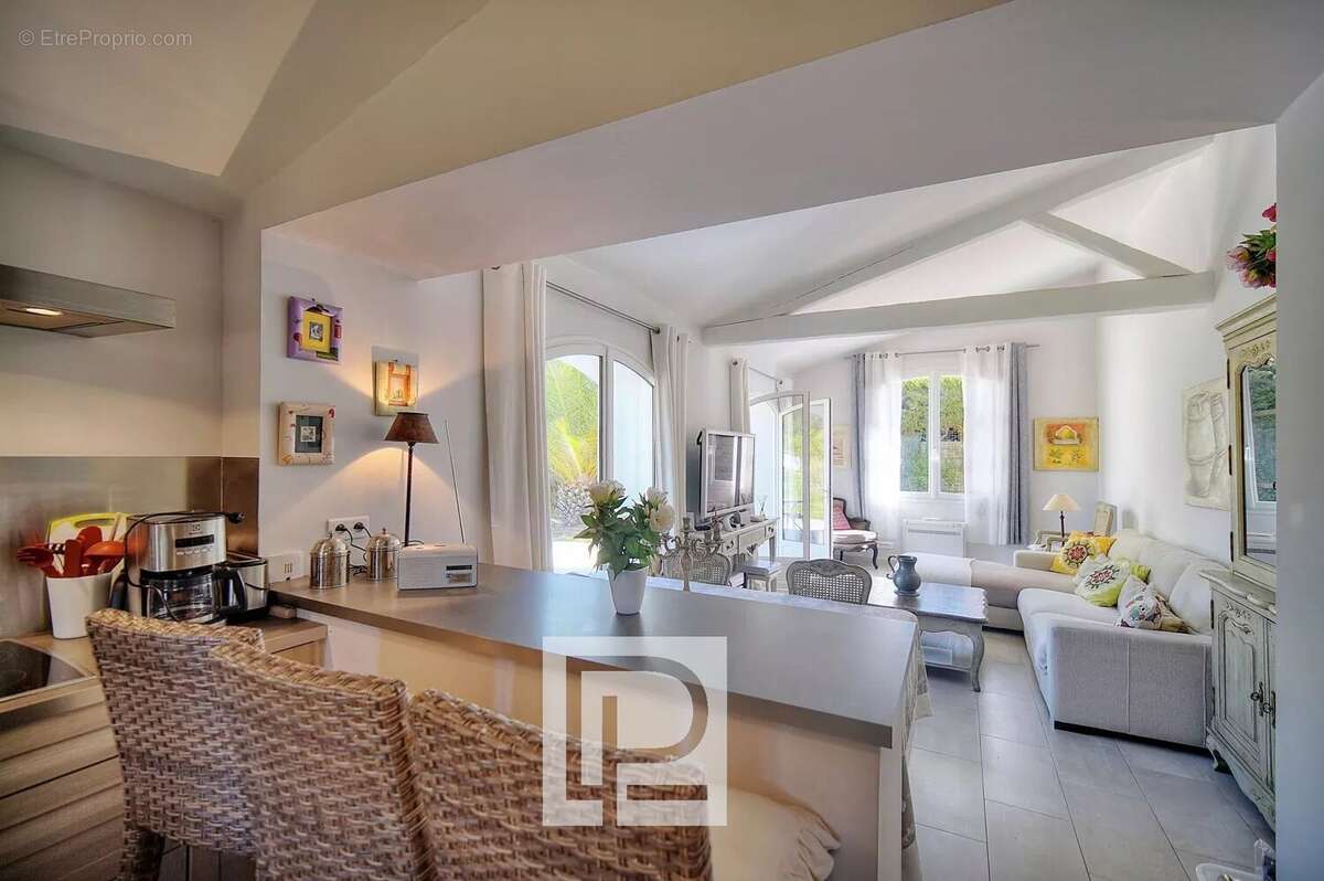 Maison à MOUGINS