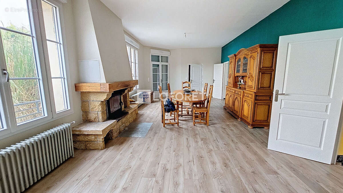 Maison à CHARMES