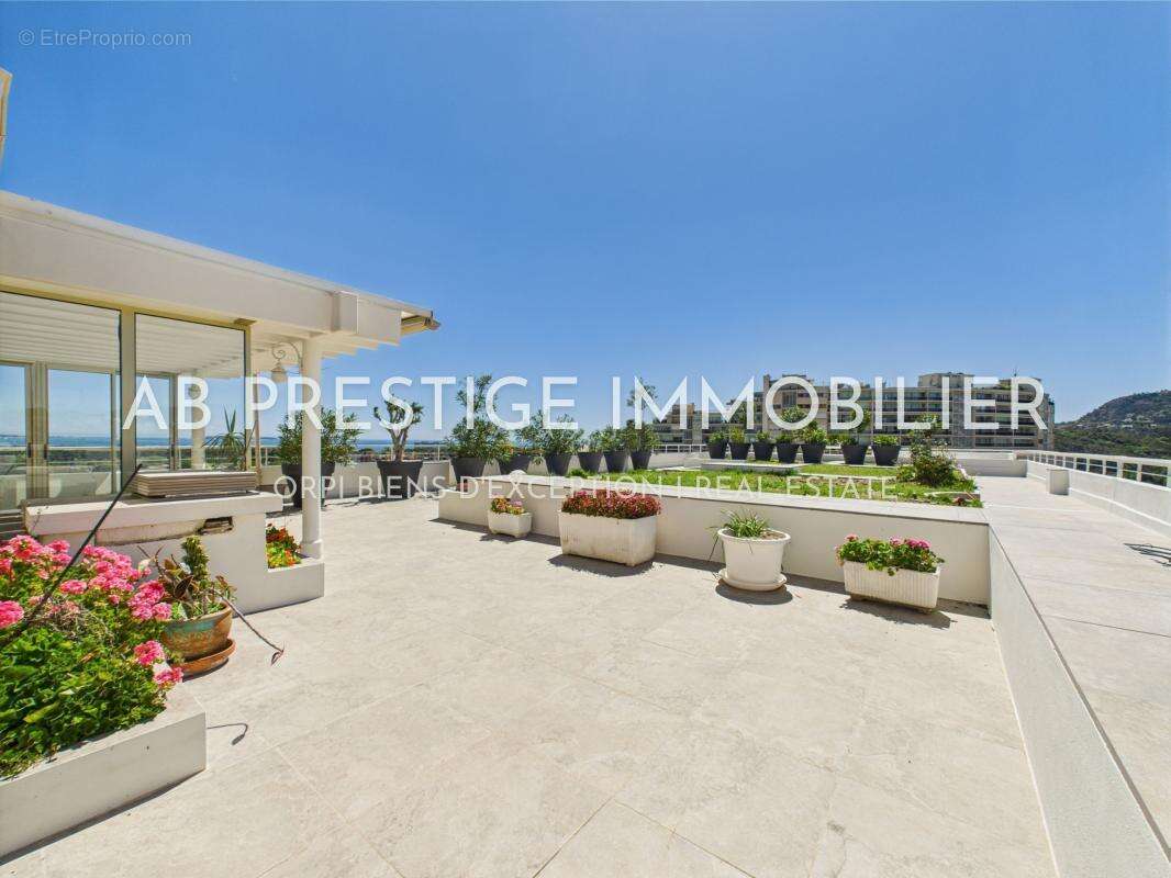 Appartement à MANDELIEU-LA-NAPOULE