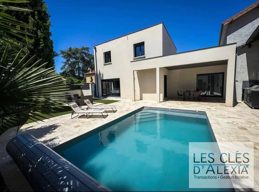 Maison à DECINES-CHARPIEU