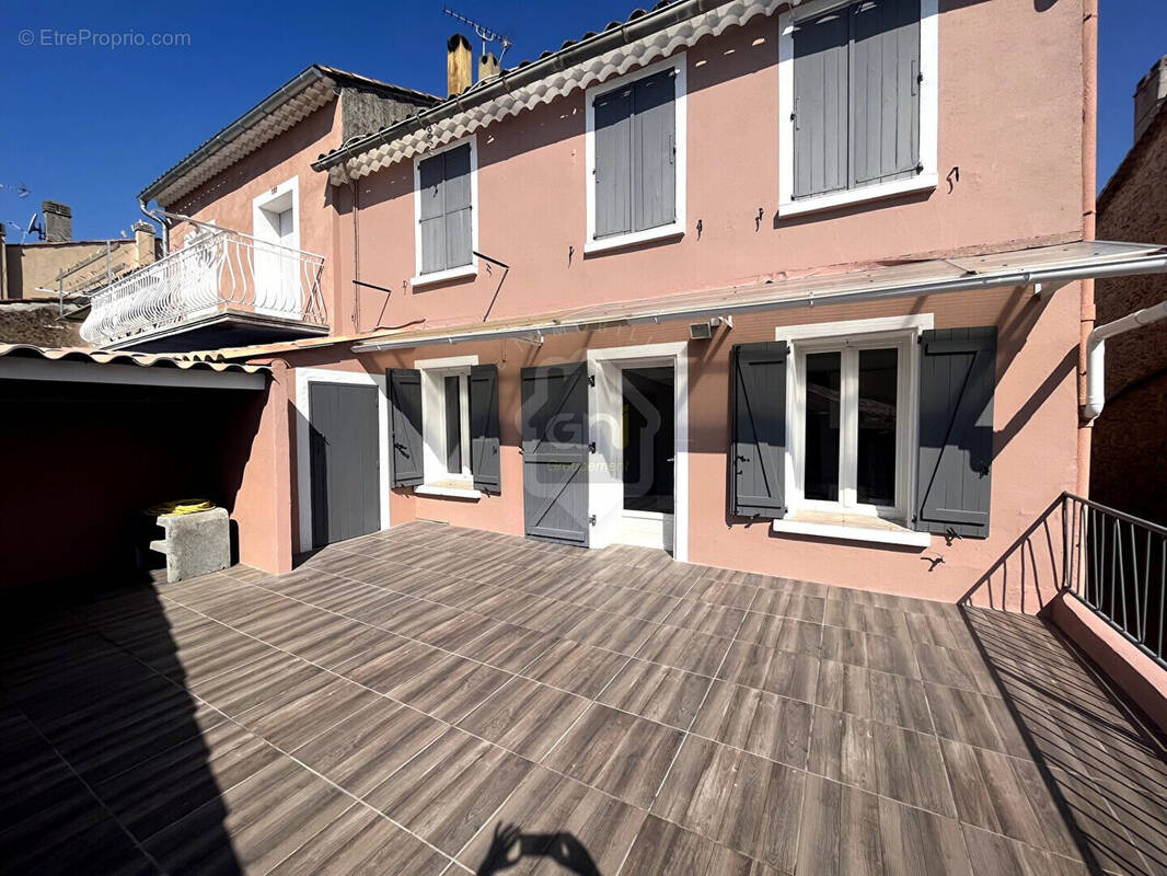 Appartement à GONFARON