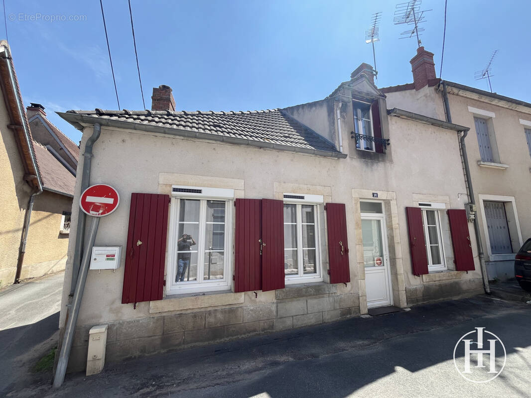 Maison à SAINT-AMAND-MONTROND