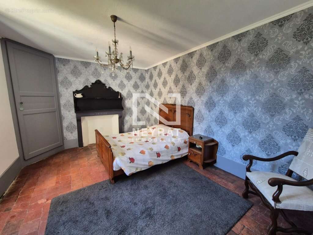 Maison à PARIS-L&#039;HOPITAL