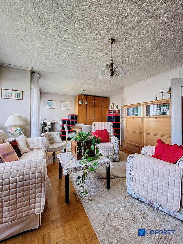 Appartement à PARIS-19E