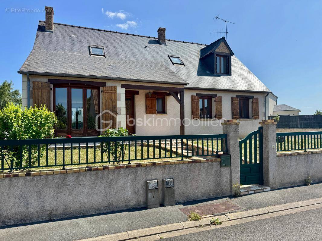 Maison à SAINT-CYR-SUR-LOIRE