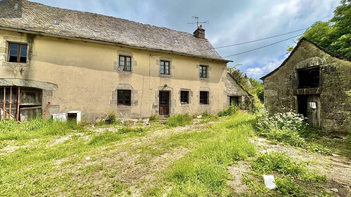 Maison à MONTPEYROUX
