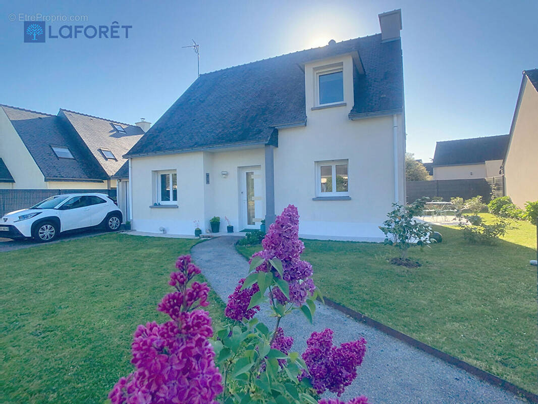Maison à LARMOR-BADEN