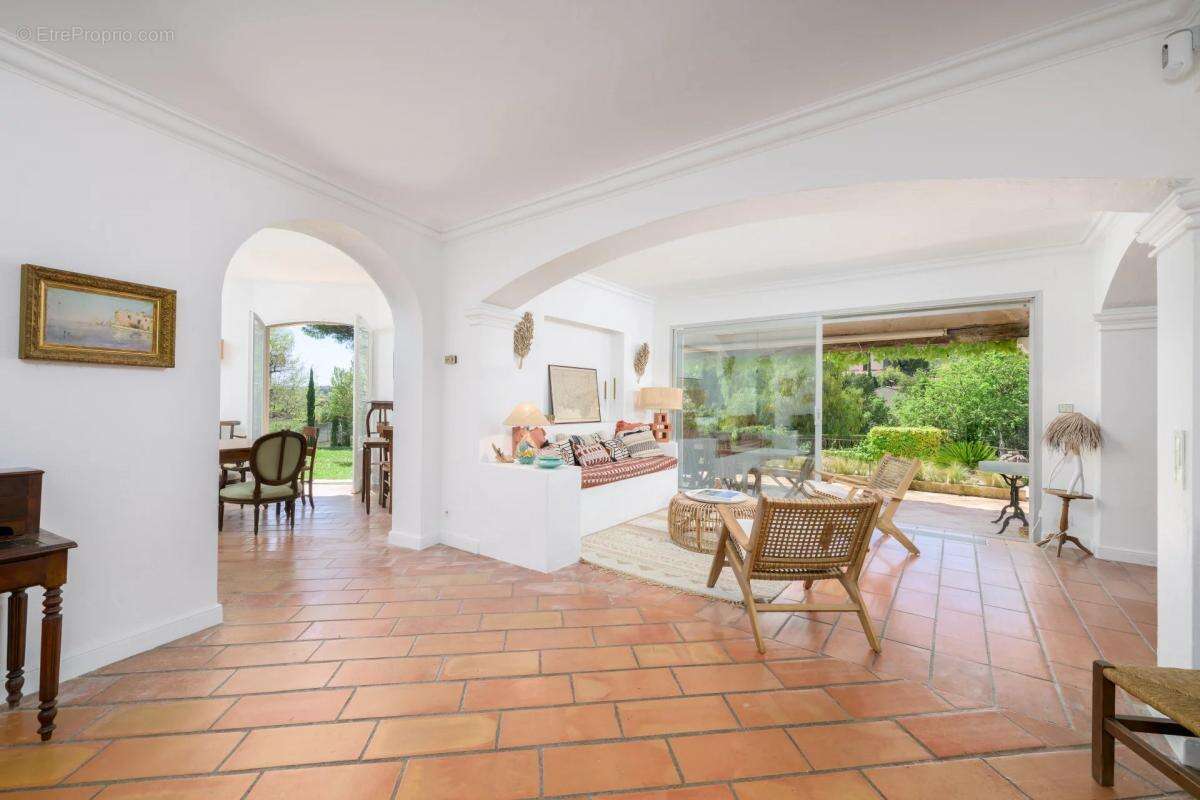 Maison à MOUGINS