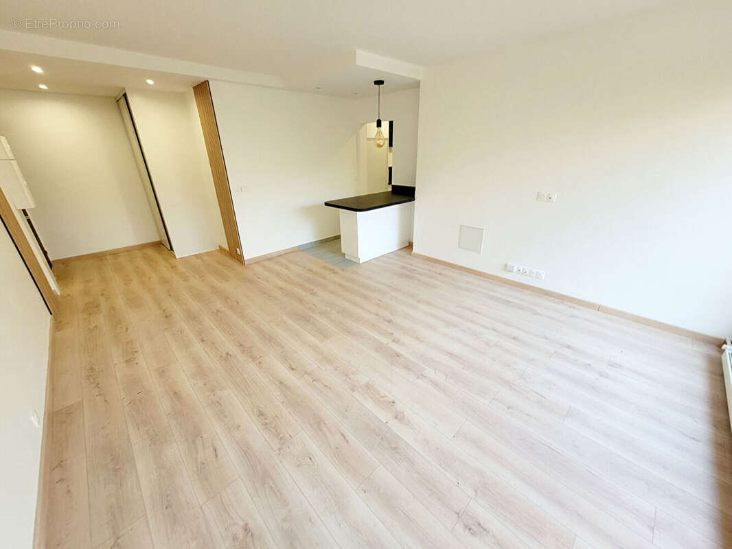 Appartement à VERRIERES-LE-BUISSON