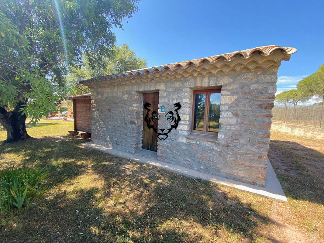Maison à ROQUEBRUNE-SUR-ARGENS